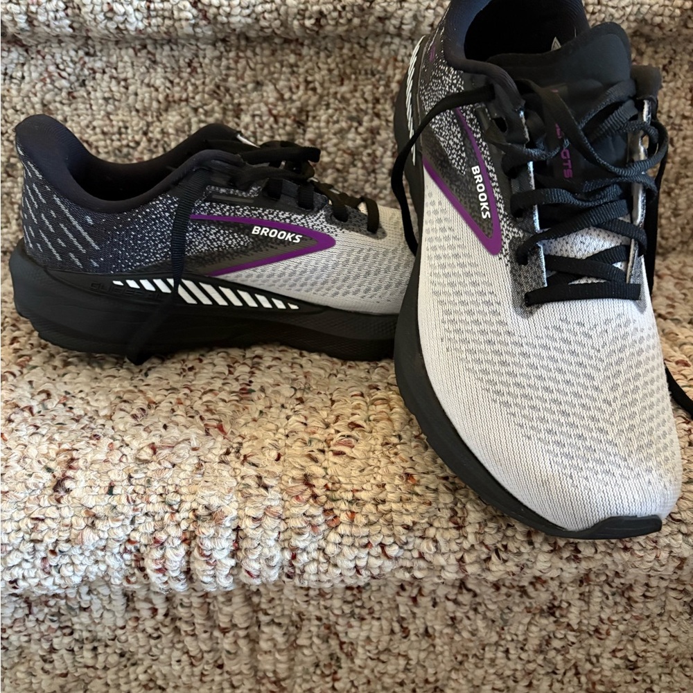 Brooks Women's Athletic Shoes - Gray and Purple
